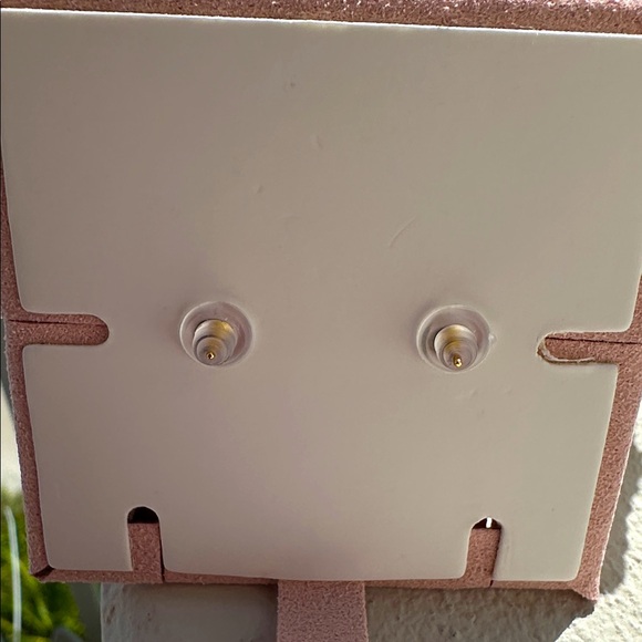 EARRINGS NWOT Gold Like and Black Stud Earrings - Picture 5 of 7